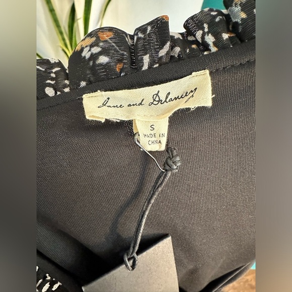 NWT Jane and Delaney ladies size small dress smocked top - Picture 12 of 15